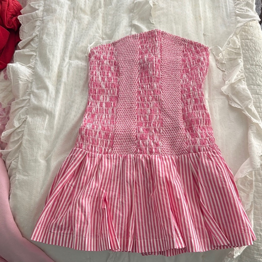 NWOT Anthropologie Pink and White Strapless romper XXS